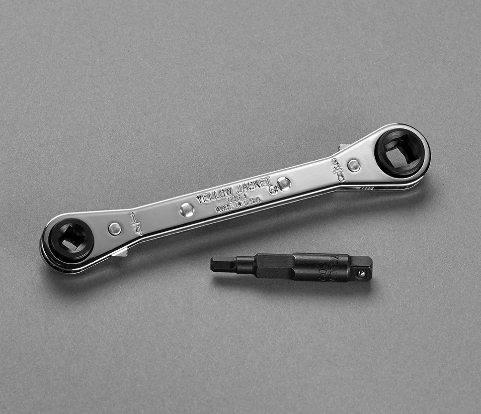 Spanner wrench for refrigeration service valves 